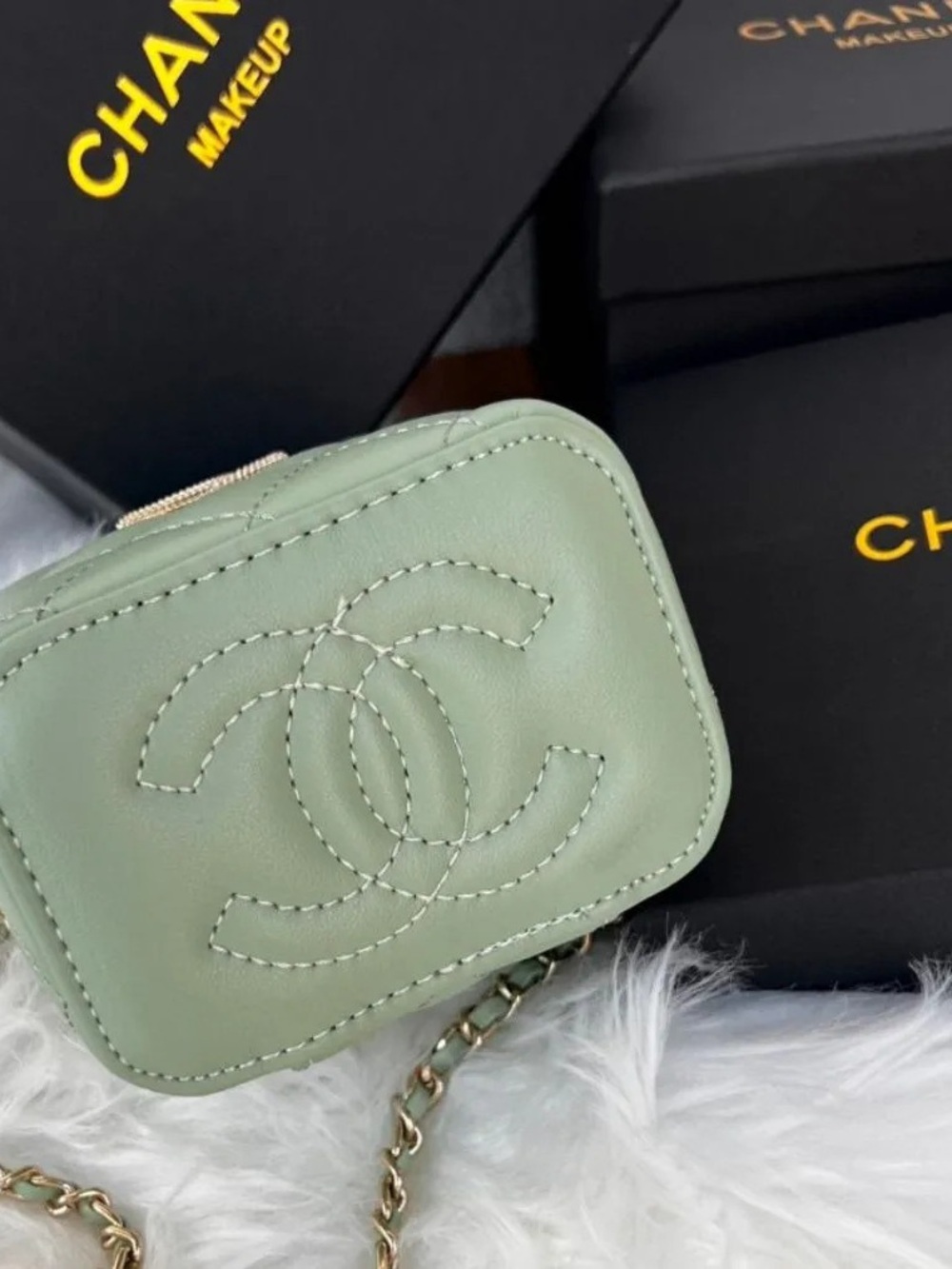 GWP CHANEL Mint Quilted Mini Vanity Bag with Pearl Top Handle - Picture 4 of 5